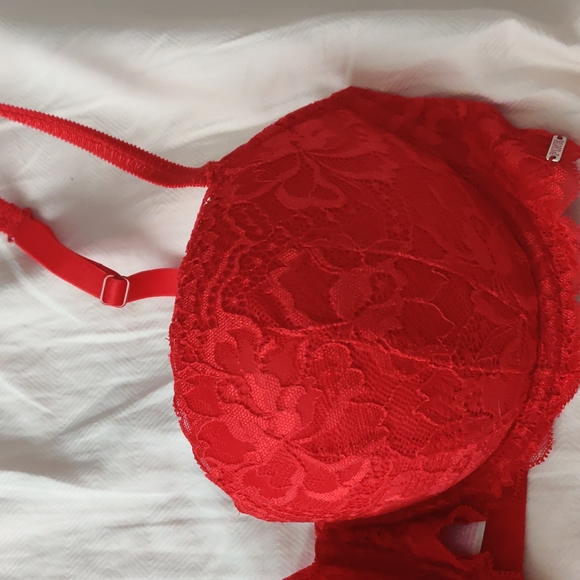 2/40$ ✨ VS 34DD - Picture 2 of 2